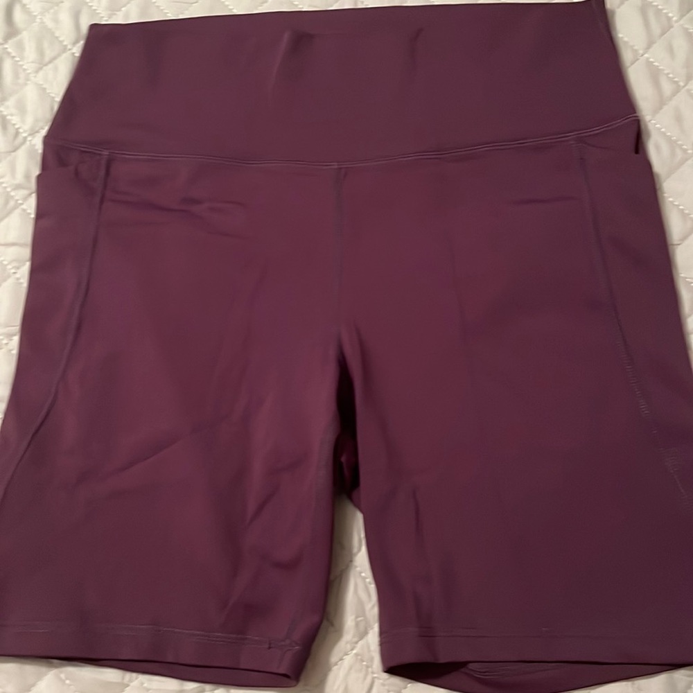 Beautiful like new eggplant 7” Senita shorts